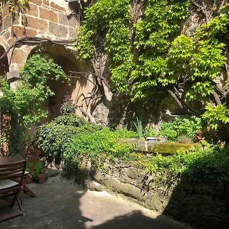 La Demeure Du De Fugeres Bed & Breakfast
